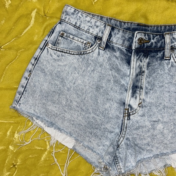 & Denim Short Cheeky Size 10 Curvy Fit Jean Shorts - Picture 2 of 14